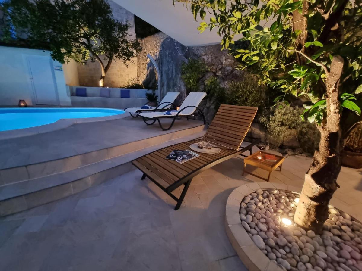 Rose Villa